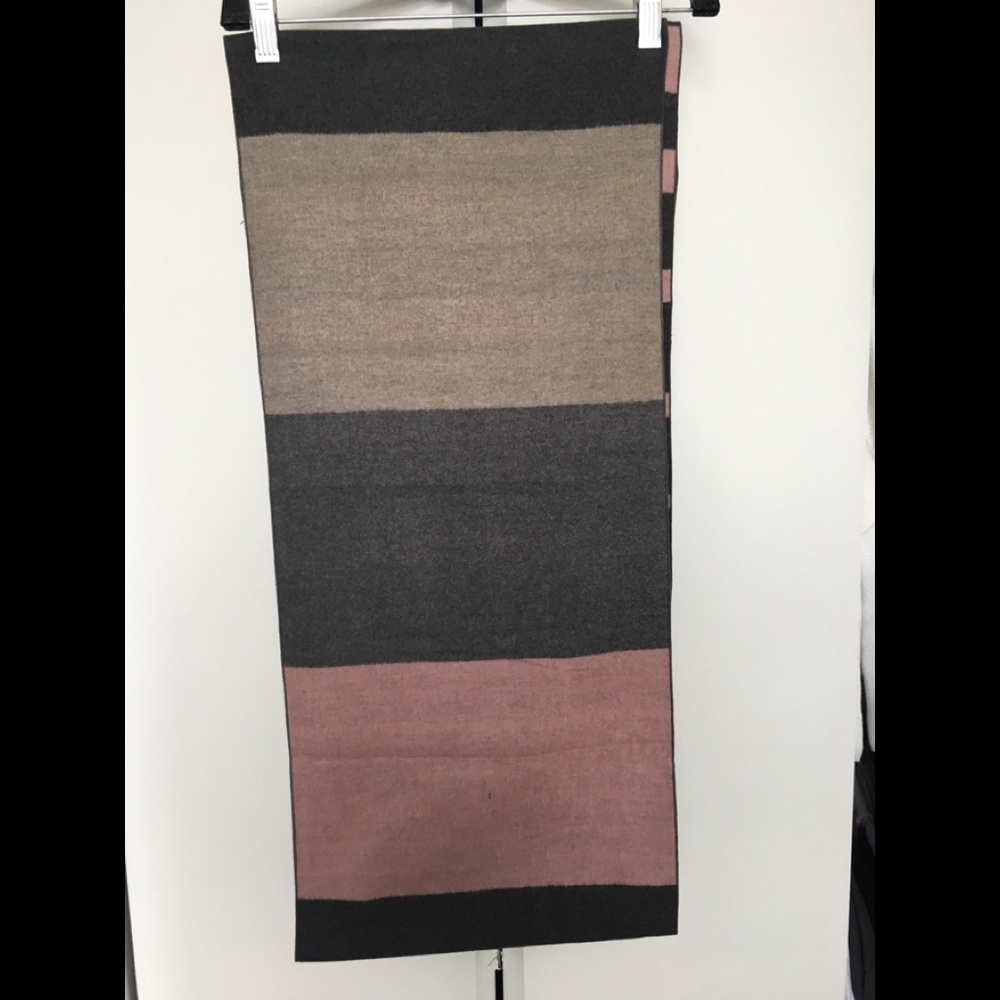 Color block scarf
